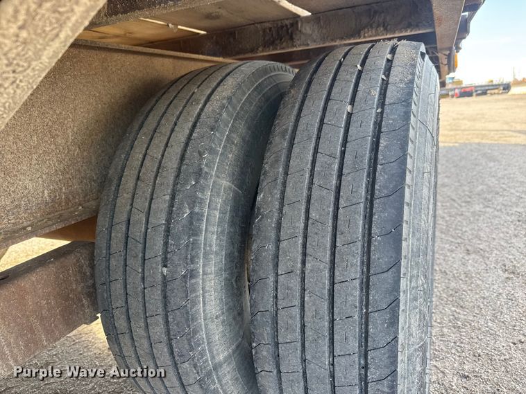 image for item ET4326 1997 Neal equipment trailer