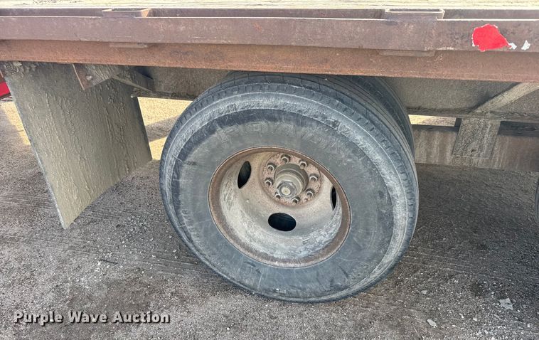 image for item ET4326 1997 Neal equipment trailer