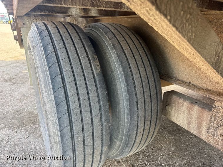 image for item ET4326 1997 Neal equipment trailer