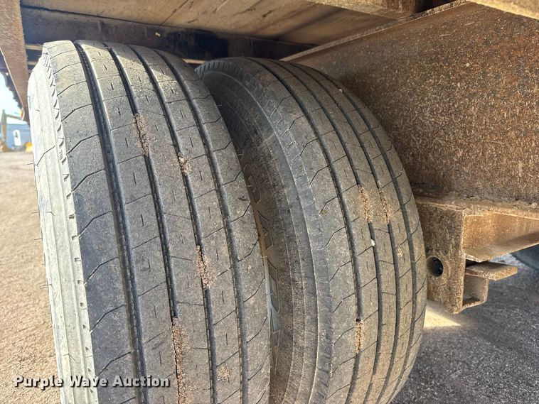 image for item ET4326 1997 Neal equipment trailer