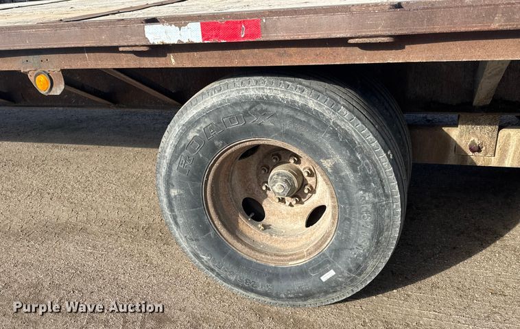 image for item ET4326 1997 Neal equipment trailer