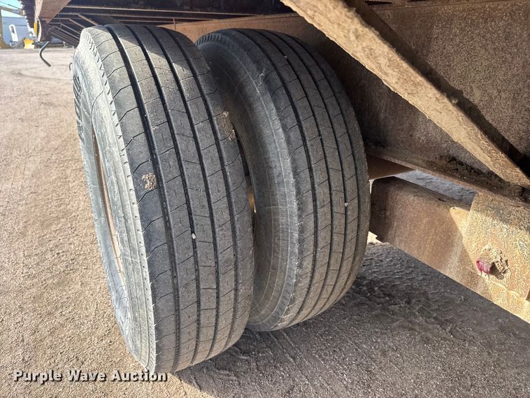 image for item ET4326 1997 Neal equipment trailer