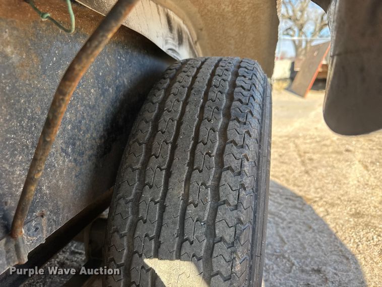 image for item ET4328 2015 Continental enclosed cargo trailer