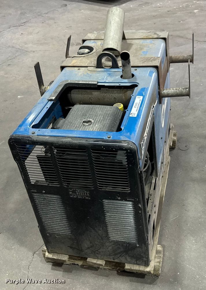 image for item ET4353 Miller Bobcat welder/generator