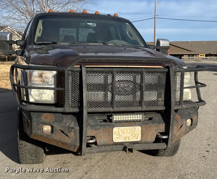 image for item ET4355 2012 Ford F250 Super Duty Crew Cab pickup truck