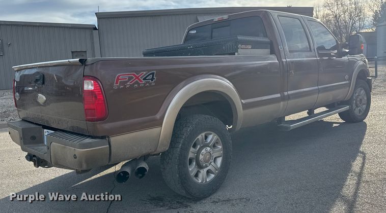 image for item ET4355 2012 Ford F250 Super Duty Crew Cab pickup truck