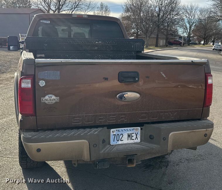 image for item ET4355 2012 Ford F250 Super Duty Crew Cab pickup truck