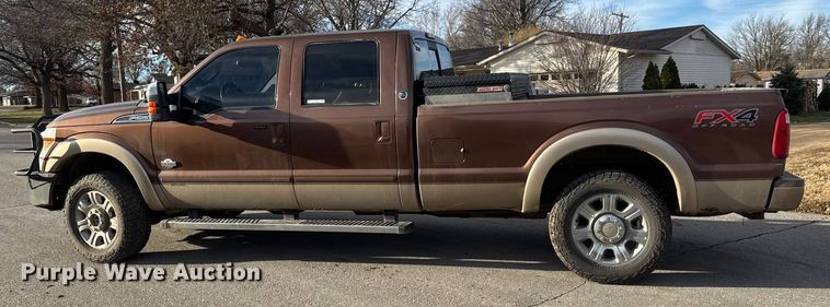 image for item ET4355 2012 Ford F250 Super Duty Crew Cab pickup truck