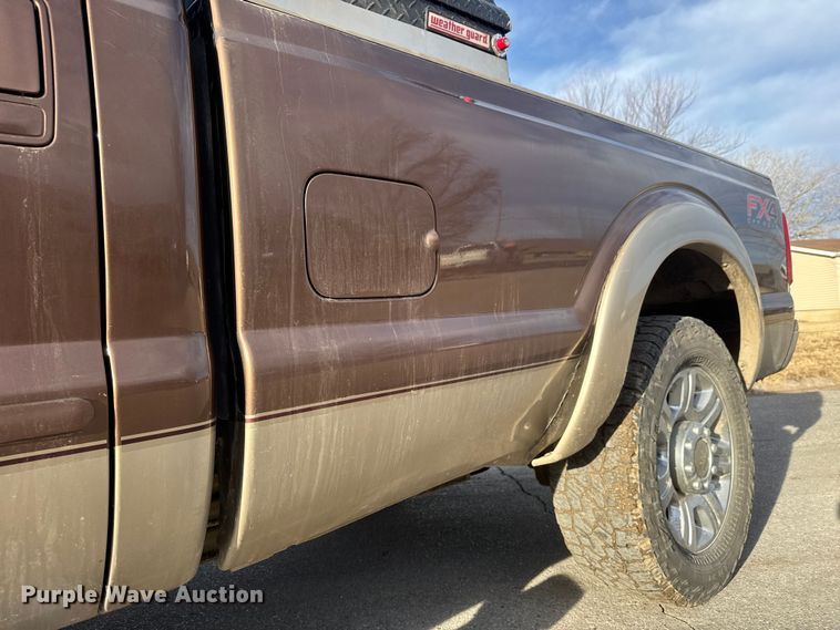 image for item ET4355 2012 Ford F250 Super Duty Crew Cab pickup truck