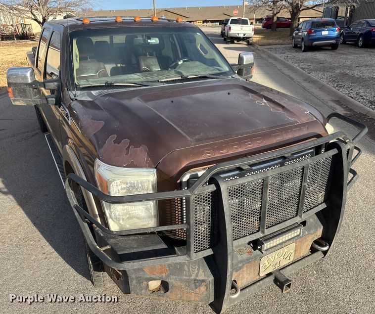 image for item ET4355 2012 Ford F250 Super Duty Crew Cab pickup truck
