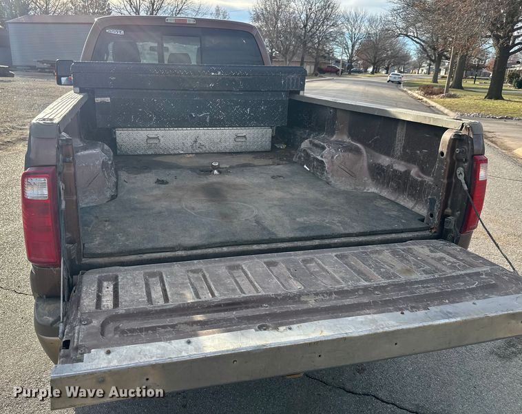 image for item ET4355 2012 Ford F250 Super Duty Crew Cab pickup truck