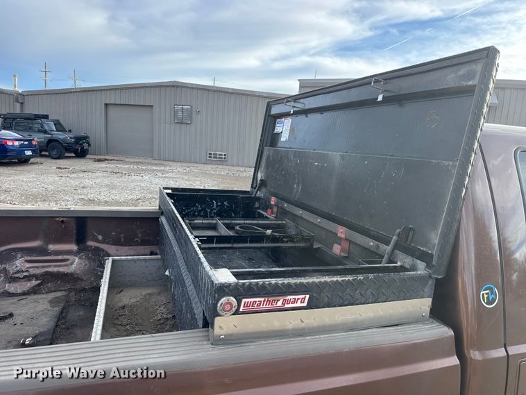 image for item ET4355 2012 Ford F250 Super Duty Crew Cab pickup truck