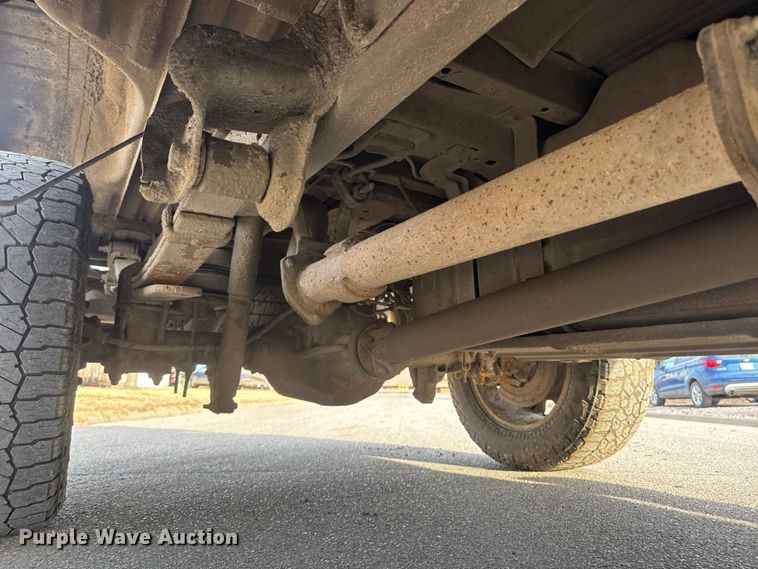 image for item ET4355 2012 Ford F250 Super Duty Crew Cab pickup truck