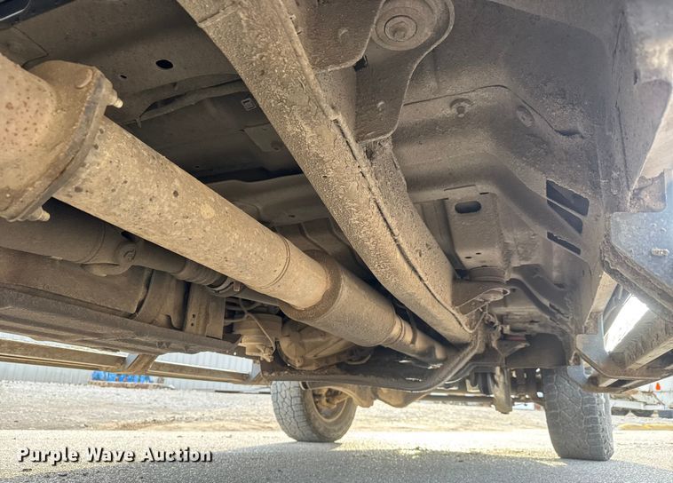 image for item ET4355 2012 Ford F250 Super Duty Crew Cab pickup truck