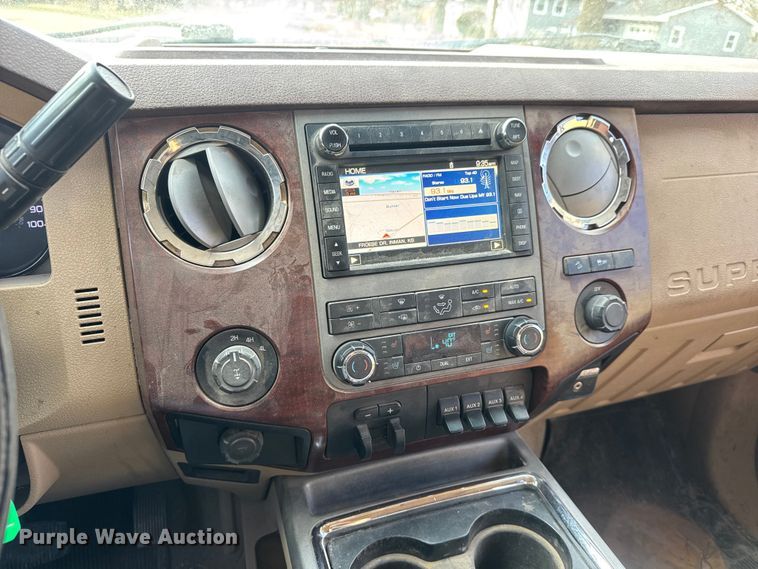 image for item ET4355 2012 Ford F250 Super Duty Crew Cab pickup truck