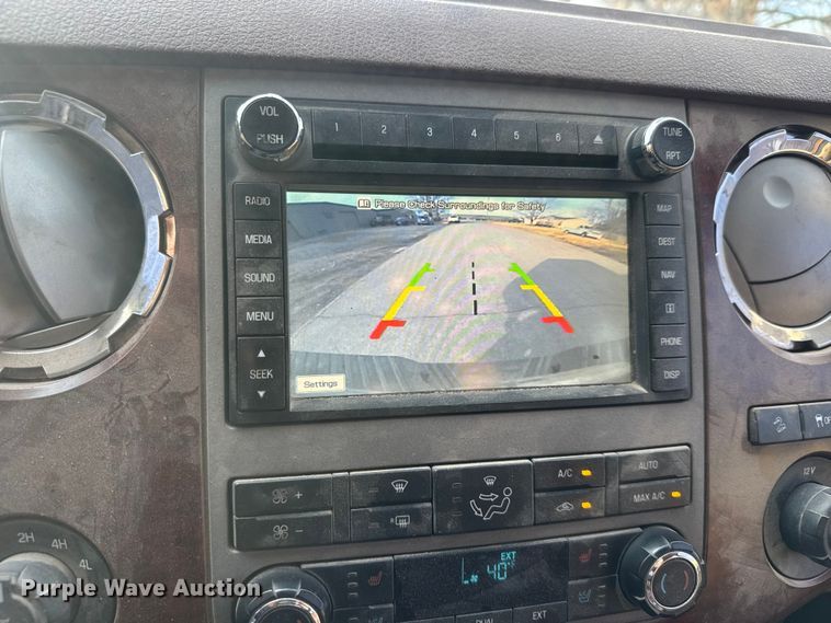 image for item ET4355 2012 Ford F250 Super Duty Crew Cab pickup truck