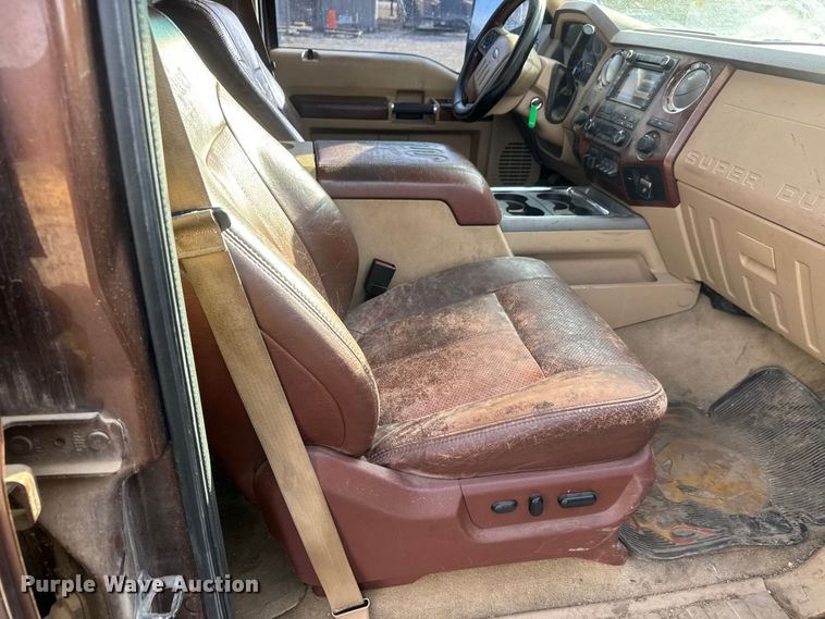 image for item ET4355 2012 Ford F250 Super Duty Crew Cab pickup truck