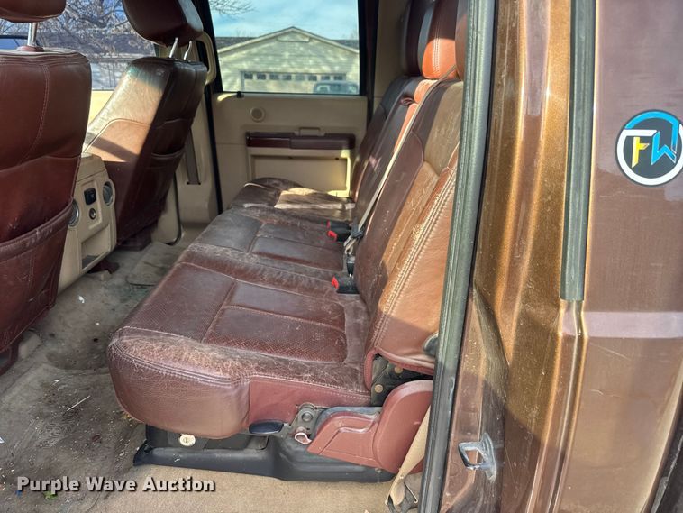 image for item ET4355 2012 Ford F250 Super Duty Crew Cab pickup truck