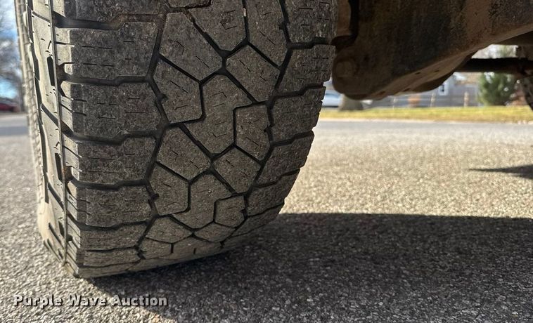 image for item ET4355 2012 Ford F250 Super Duty Crew Cab pickup truck