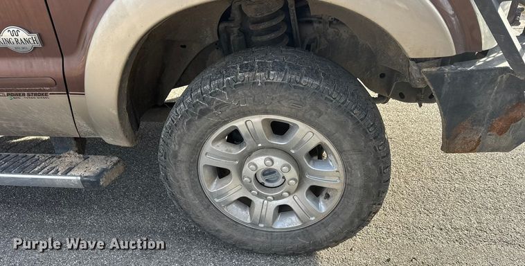 image for item ET4355 2012 Ford F250 Super Duty Crew Cab pickup truck