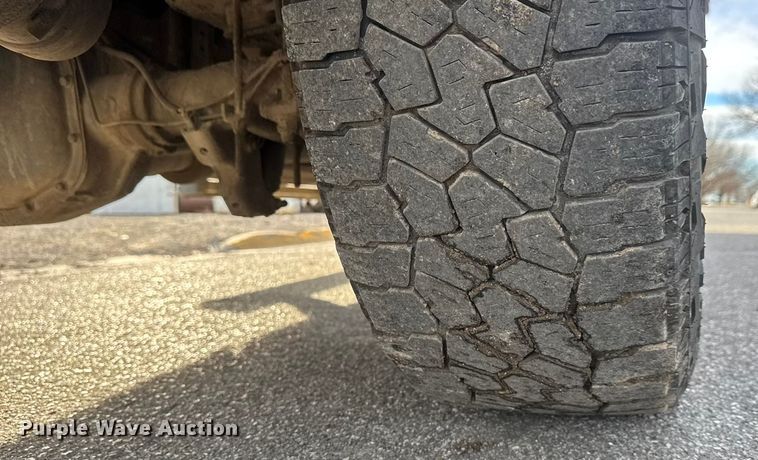 image for item ET4355 2012 Ford F250 Super Duty Crew Cab pickup truck