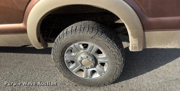 image for item ET4355 2012 Ford F250 Super Duty Crew Cab pickup truck