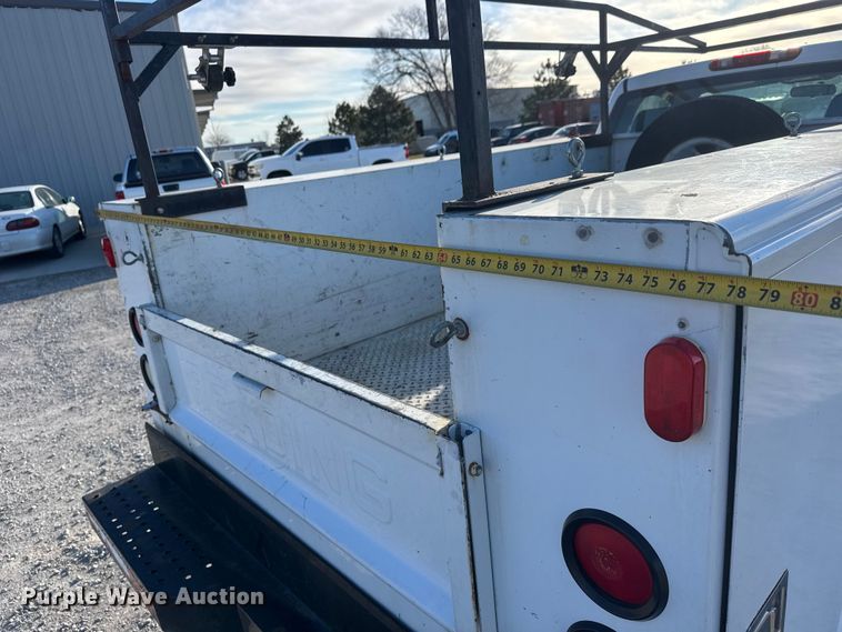 image for item ET4387 2010 Chevrolet Silverado 2500HD utility bed pickup truck