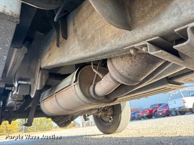 image for item ET4387 2010 Chevrolet Silverado 2500HD utility bed pickup truck