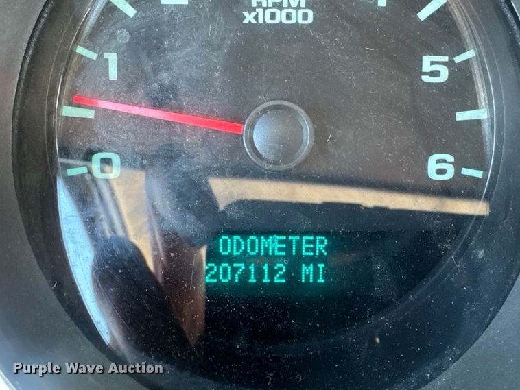 image for item ET4387 2010 Chevrolet Silverado 2500HD utility bed pickup truck