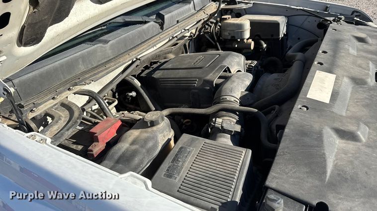 image for item ET4387 2010 Chevrolet Silverado 2500HD utility bed pickup truck