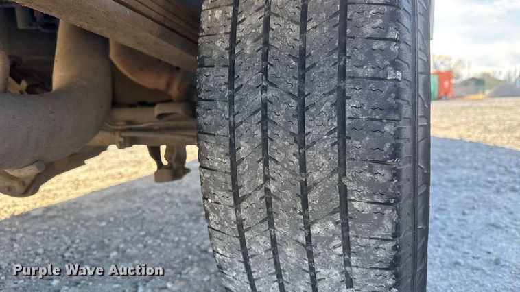 image for item ET4387 2010 Chevrolet Silverado 2500HD utility bed pickup truck