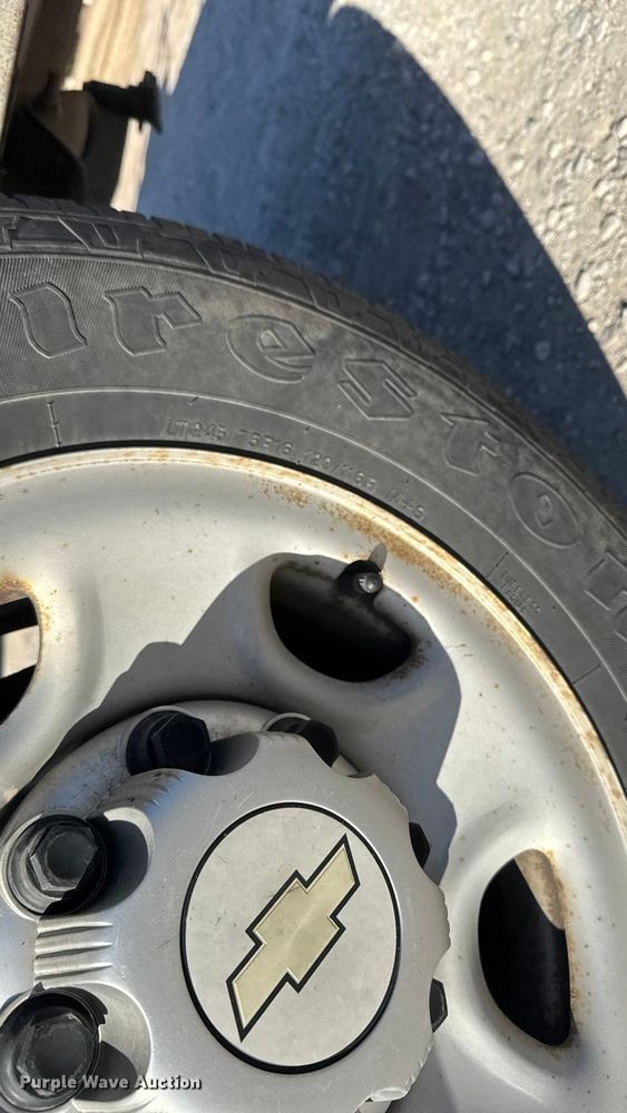 image for item ET4387 2010 Chevrolet Silverado 2500HD utility bed pickup truck