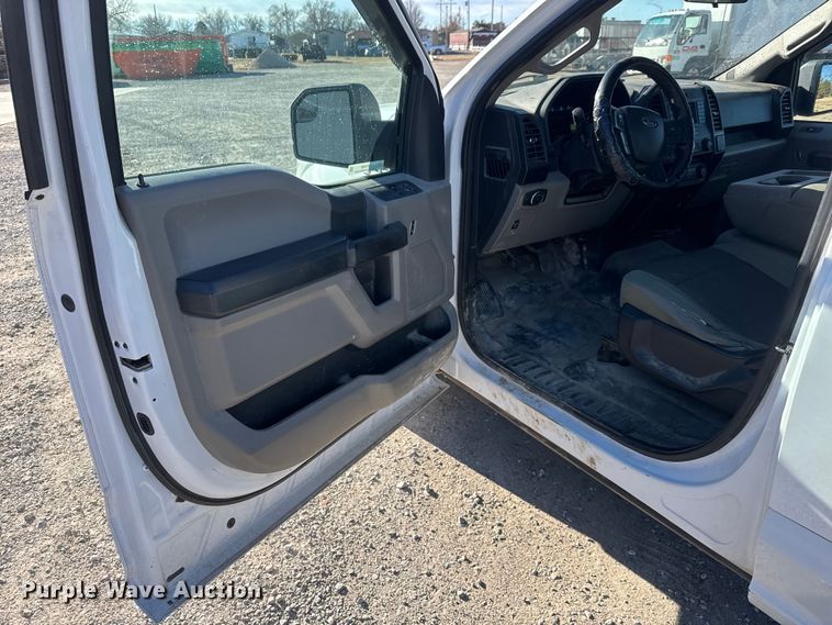 image for item ET4388 2016 Ford F150 pickup truck