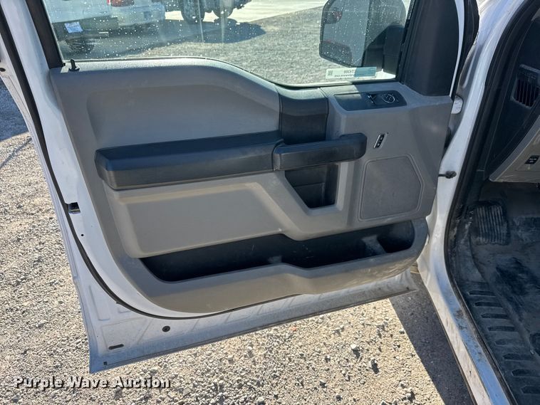 image for item ET4388 2016 Ford F150 pickup truck