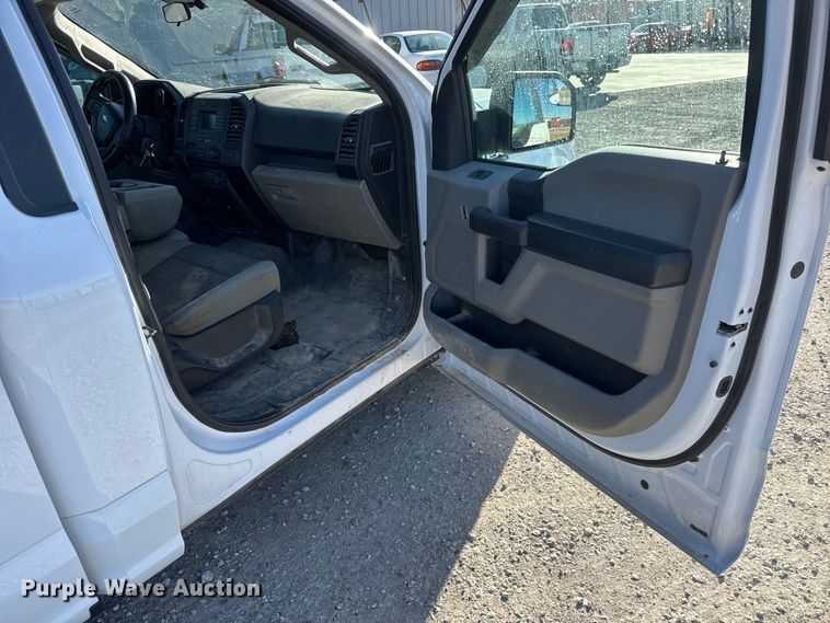 image for item ET4388 2016 Ford F150 pickup truck