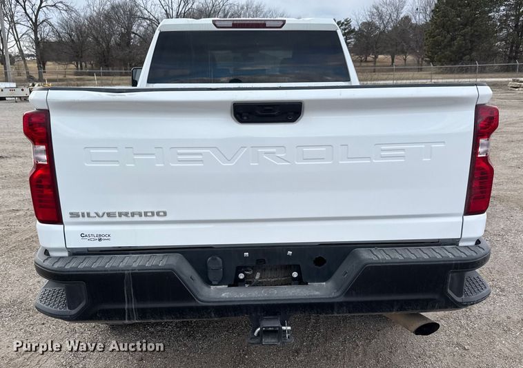 image for item ET4395 2020 Chevrolet Silverado 2500HD Crew Cab pickup truck