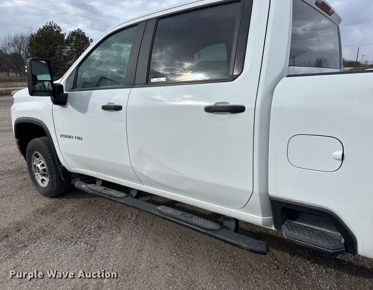 image for item ET4395 2020 Chevrolet Silverado 2500HD Crew Cab pickup truck