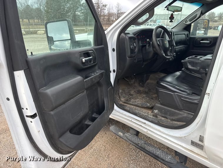 image for item ET4395 2020 Chevrolet Silverado 2500HD Crew Cab pickup truck