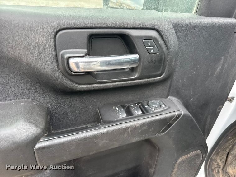 image for item ET4395 2020 Chevrolet Silverado 2500HD Crew Cab pickup truck