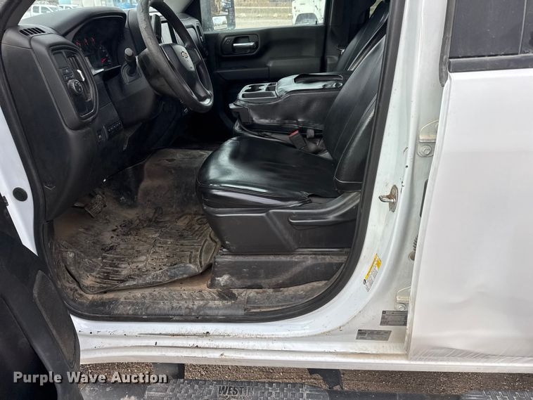 image for item ET4395 2020 Chevrolet Silverado 2500HD Crew Cab pickup truck