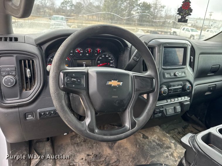 image for item ET4395 2020 Chevrolet Silverado 2500HD Crew Cab pickup truck