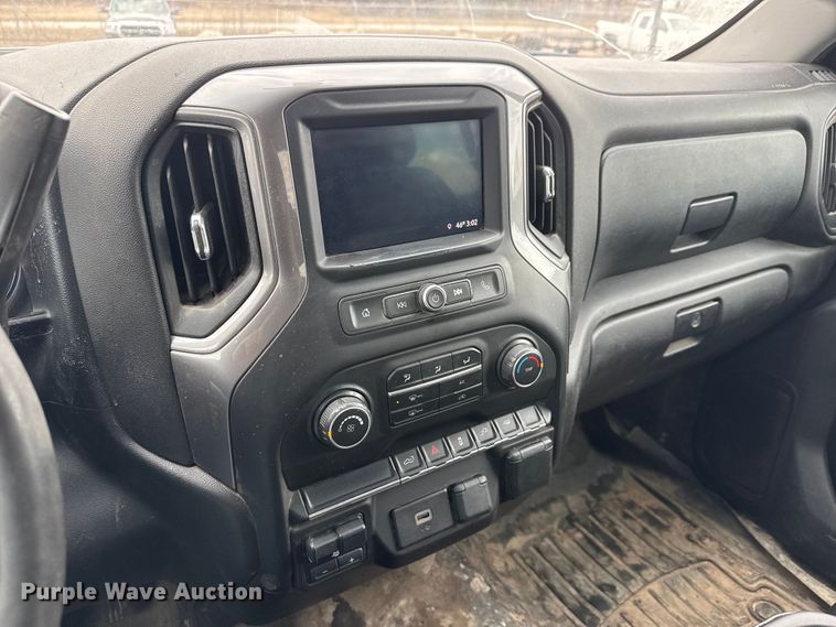 image for item ET4395 2020 Chevrolet Silverado 2500HD Crew Cab pickup truck