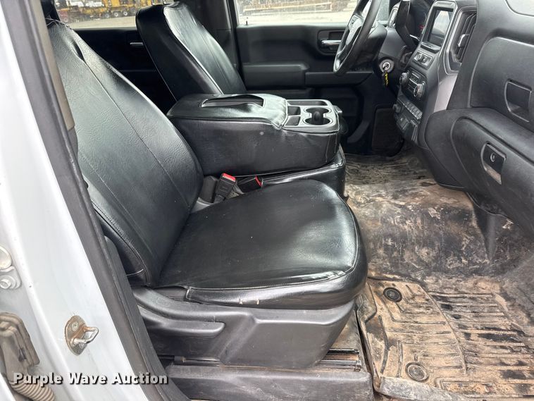 image for item ET4395 2020 Chevrolet Silverado 2500HD Crew Cab pickup truck