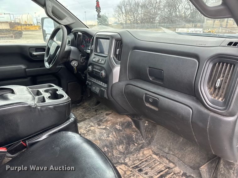 image for item ET4395 2020 Chevrolet Silverado 2500HD Crew Cab pickup truck