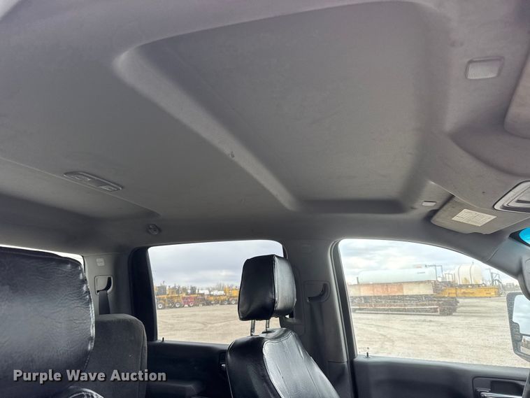 image for item ET4395 2020 Chevrolet Silverado 2500HD Crew Cab pickup truck