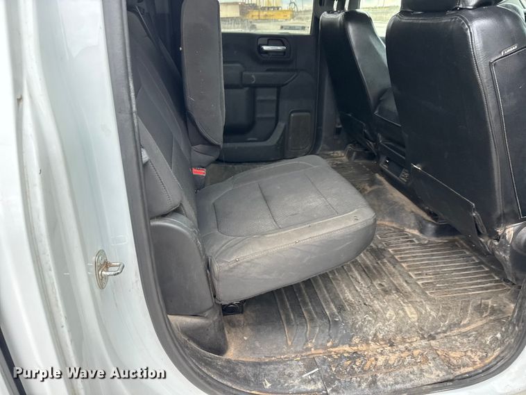 image for item ET4395 2020 Chevrolet Silverado 2500HD Crew Cab pickup truck