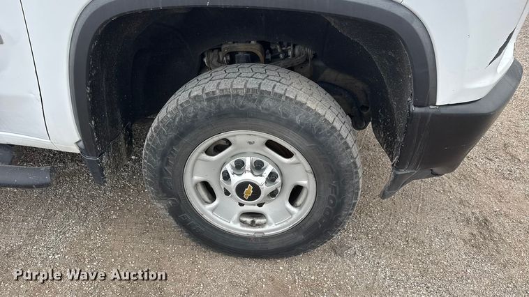 image for item ET4395 2020 Chevrolet Silverado 2500HD Crew Cab pickup truck