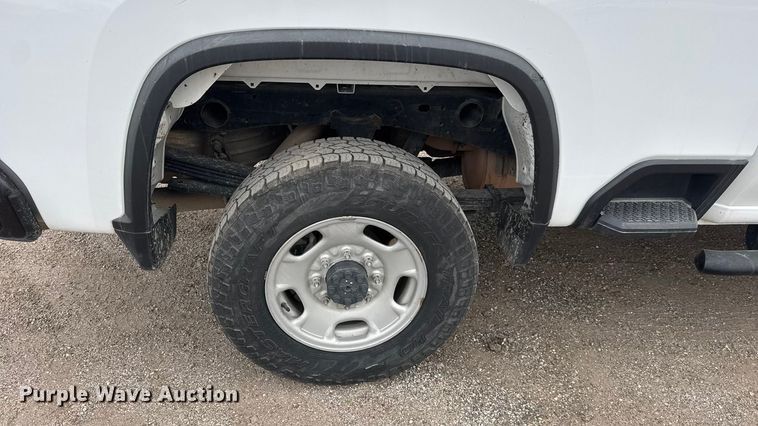 image for item ET4395 2020 Chevrolet Silverado 2500HD Crew Cab pickup truck