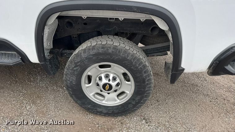 image for item ET4395 2020 Chevrolet Silverado 2500HD Crew Cab pickup truck