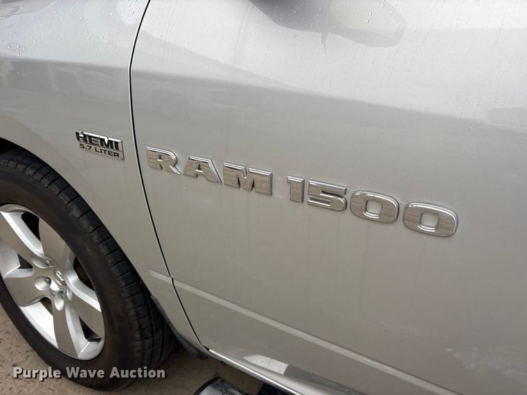 image for item ET7494 2012 Dodge Ram 1500 Crew Cab pickup truck